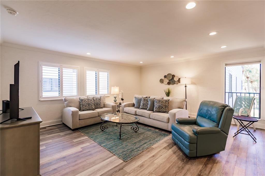 待售: $695,000 (2 贝兹, 2 浴室, 1138 平方英尺)