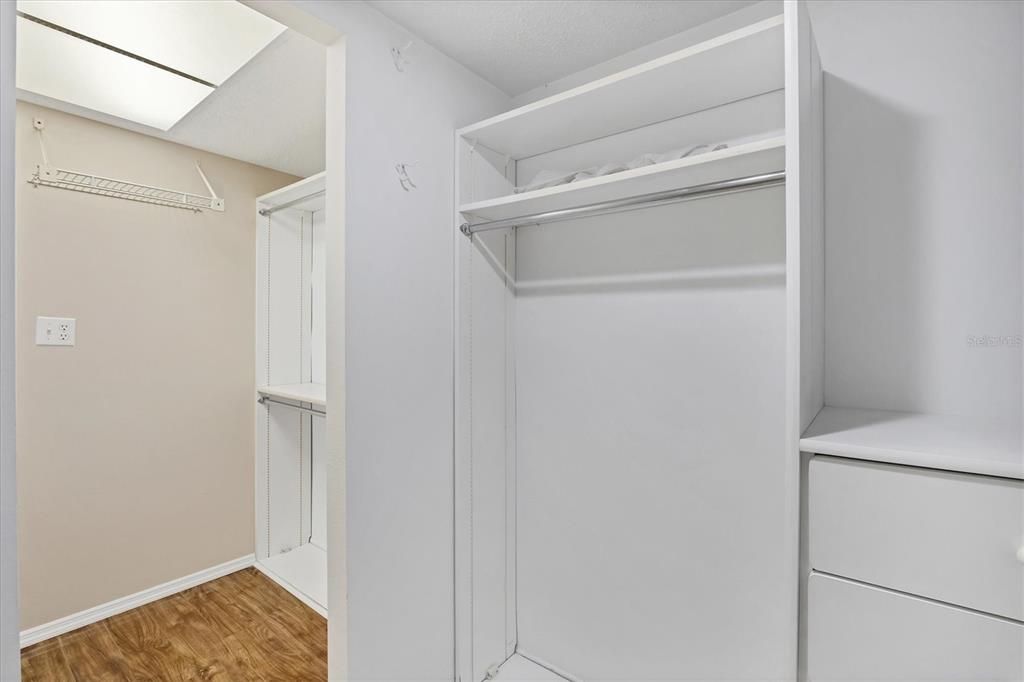 Active With Contract: $124,900 (2 beds, 2 baths, 1144 Square Feet)