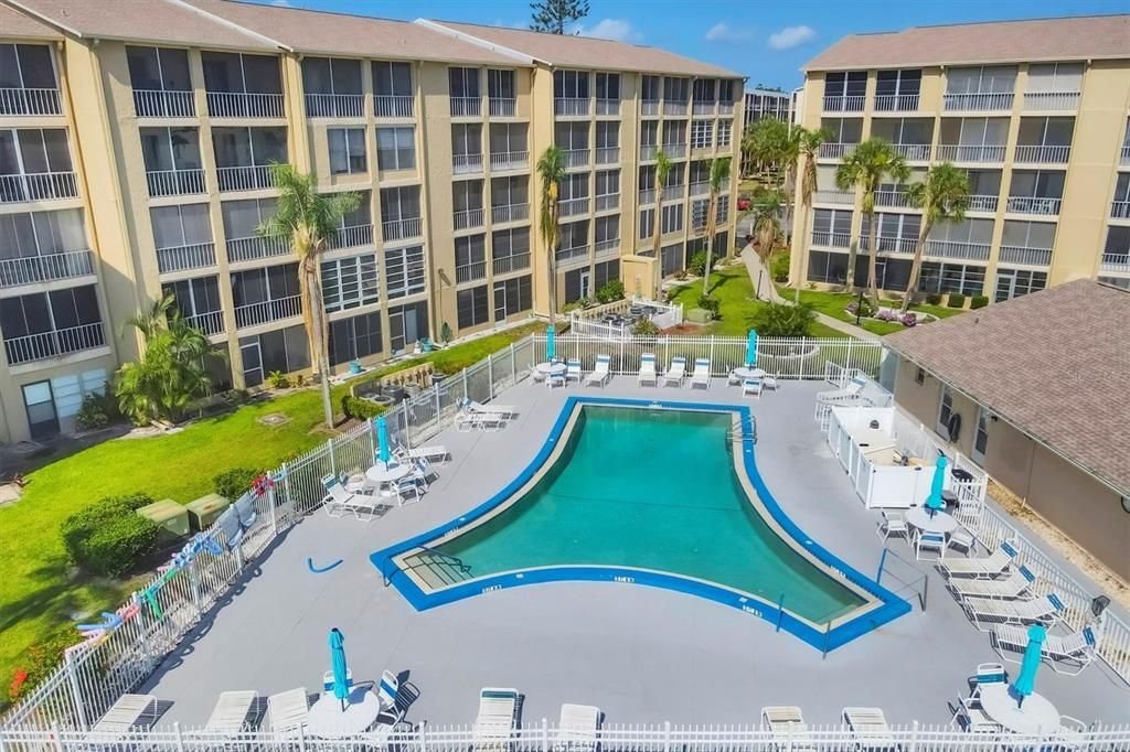 Active With Contract: $124,900 (2 beds, 2 baths, 1144 Square Feet)