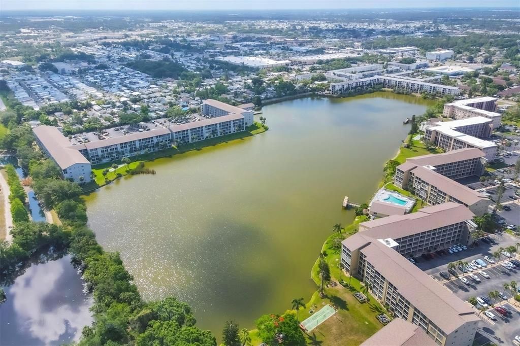 Active With Contract: $124,900 (2 beds, 2 baths, 1144 Square Feet)