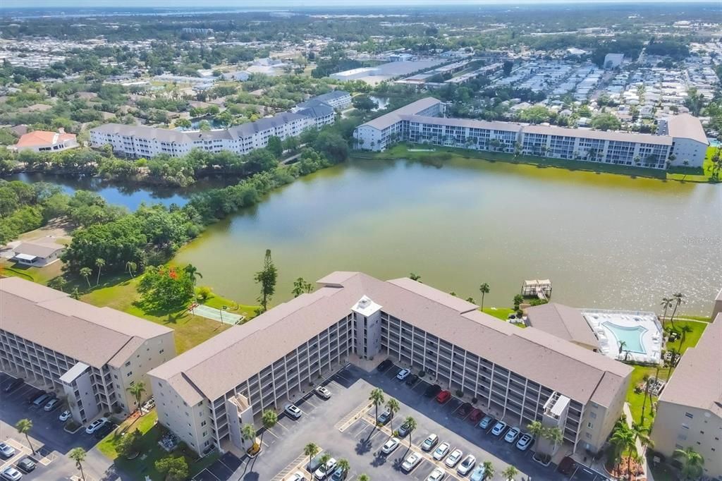 Active With Contract: $124,900 (2 beds, 2 baths, 1144 Square Feet)