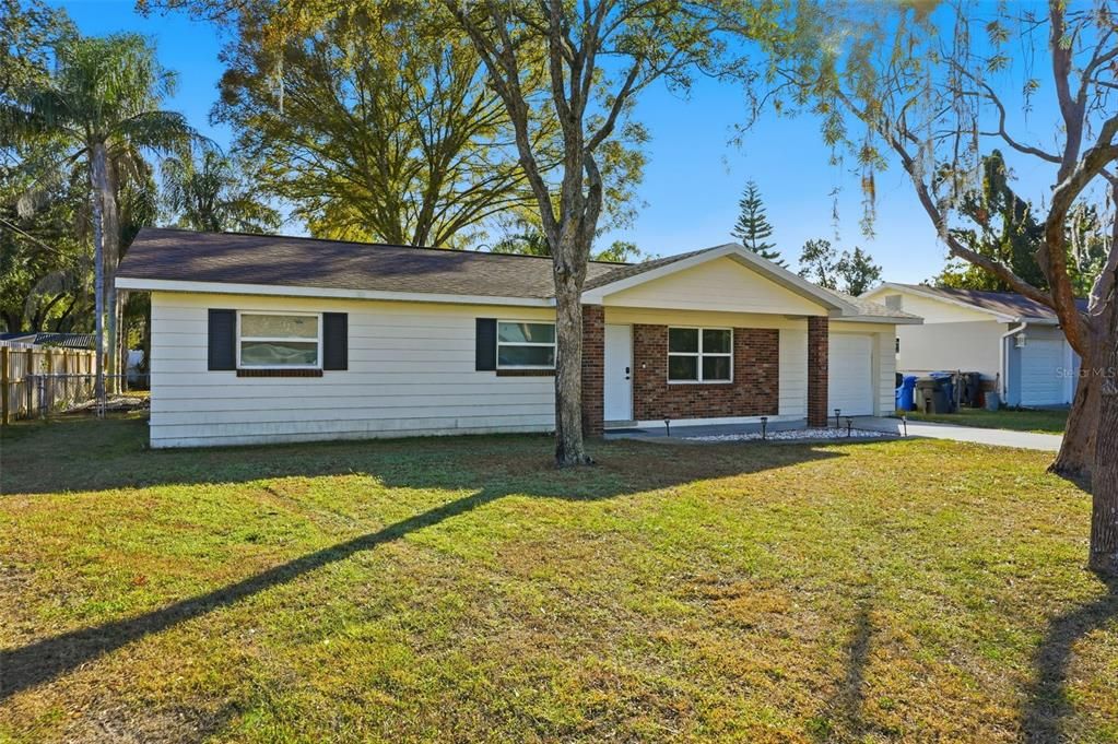 Active With Contract: $369,000 (3 beds, 2 baths, 1312 Square Feet)