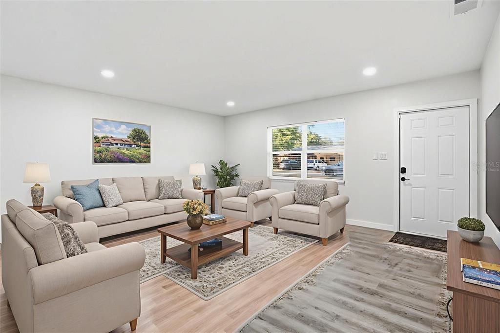 Active With Contract: $369,000 (3 beds, 2 baths, 1312 Square Feet)