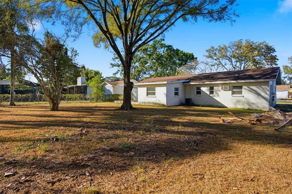 Active With Contract: $369,000 (3 beds, 2 baths, 1312 Square Feet)