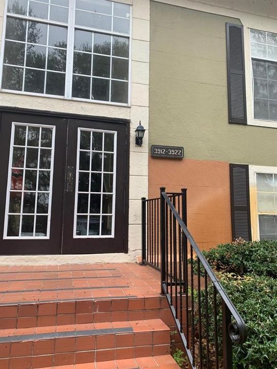 Recently Rented: $900 (1 beds, 1 baths, 835 Square Feet)