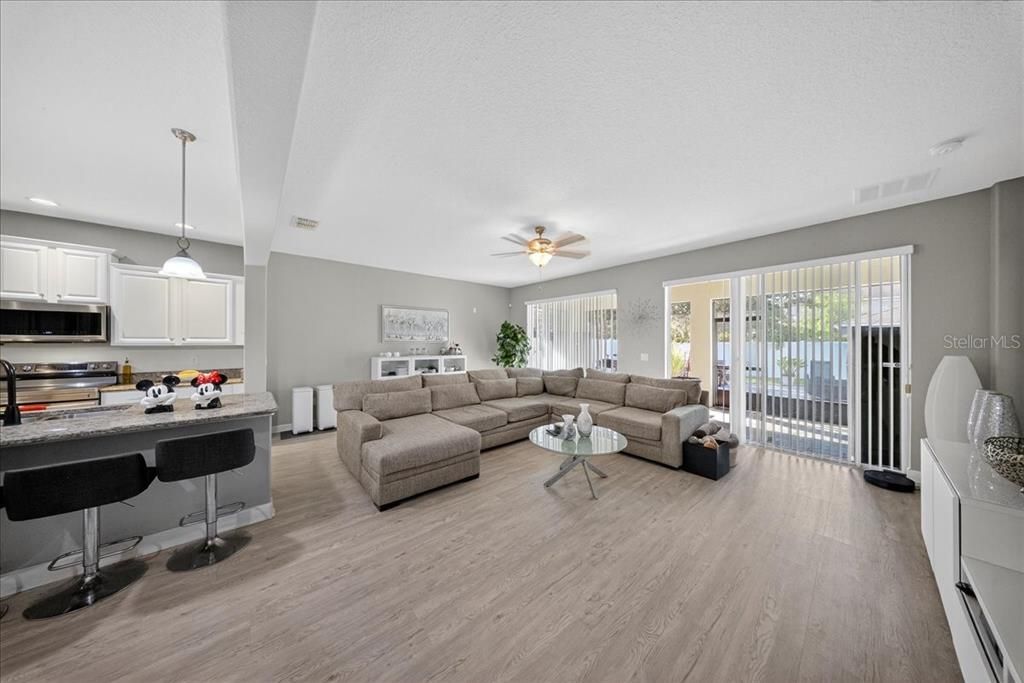 En Venta: $643,500 (4 camas, 3 baños, 2849 Pies cuadrados)