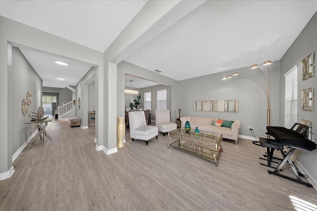 En Venta: $643,500 (4 camas, 3 baños, 2849 Pies cuadrados)