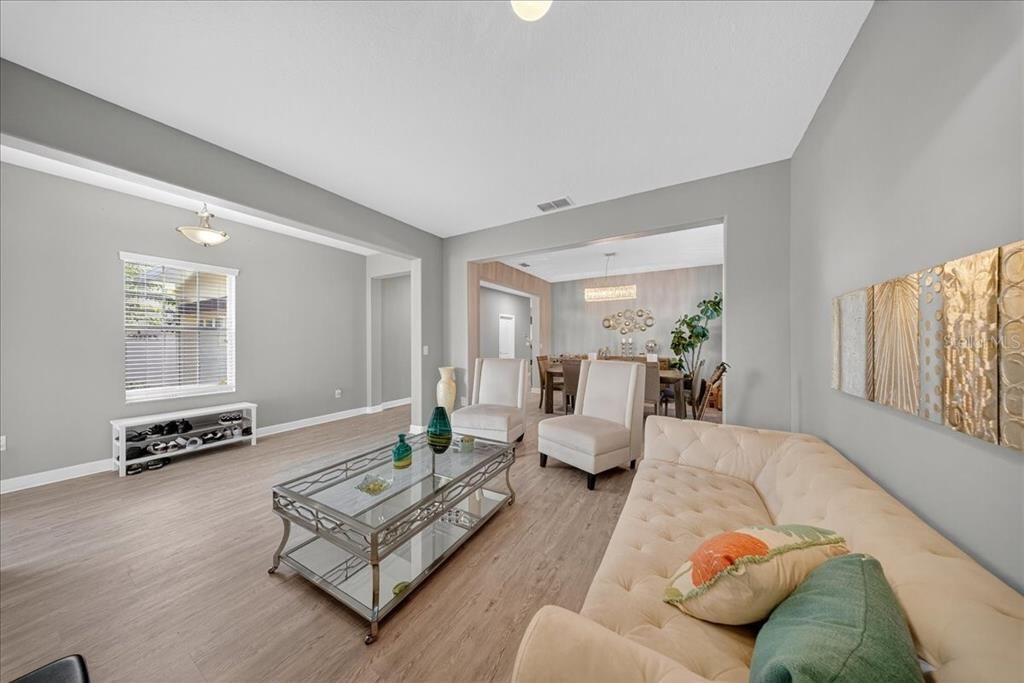 En Venta: $643,500 (4 camas, 3 baños, 2849 Pies cuadrados)