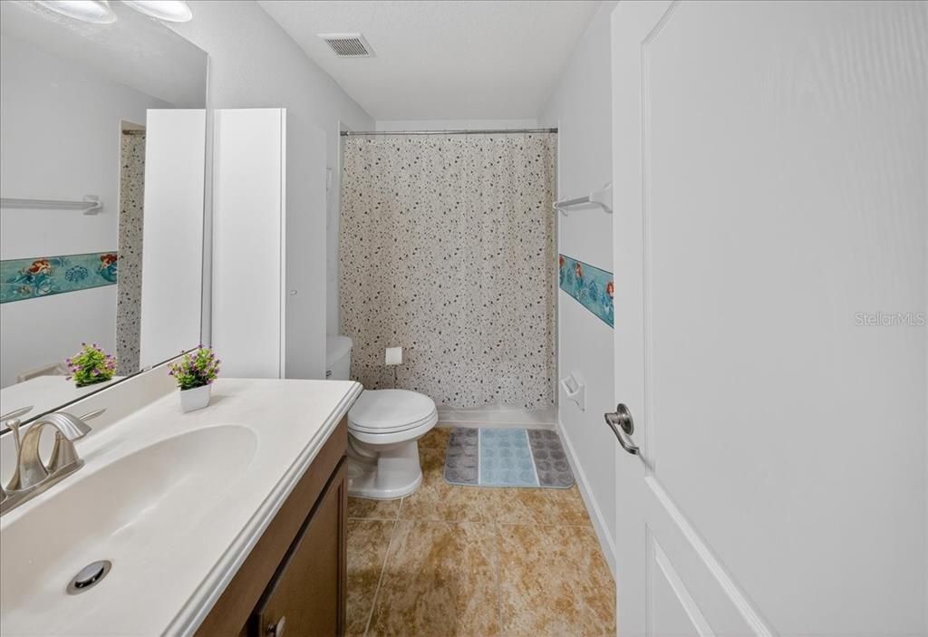 En Venta: $643,500 (4 camas, 3 baños, 2849 Pies cuadrados)