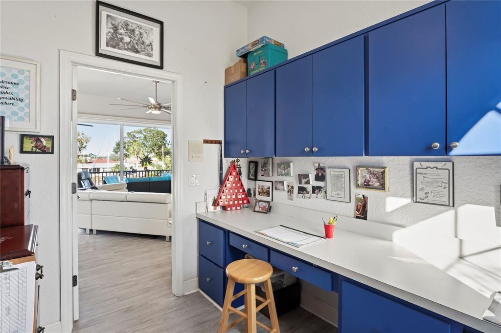 En Venta: $895,000 (3 camas, 3 baños, 1989 Pies cuadrados)