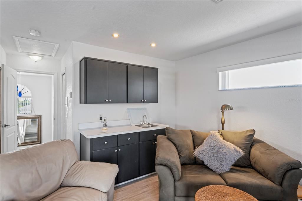 En Venta: $895,000 (3 camas, 3 baños, 1989 Pies cuadrados)