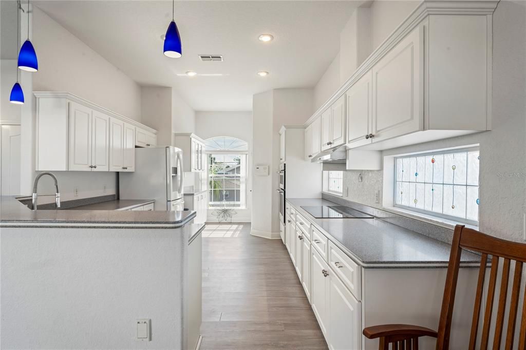 En Venta: $895,000 (3 camas, 3 baños, 1989 Pies cuadrados)