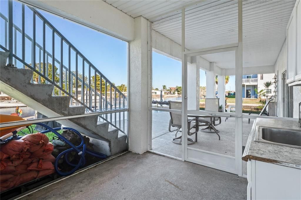 En Venta: $895,000 (3 camas, 3 baños, 1989 Pies cuadrados)