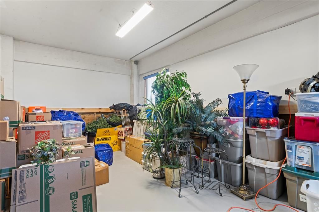 En Venta: $895,000 (3 camas, 3 baños, 1989 Pies cuadrados)