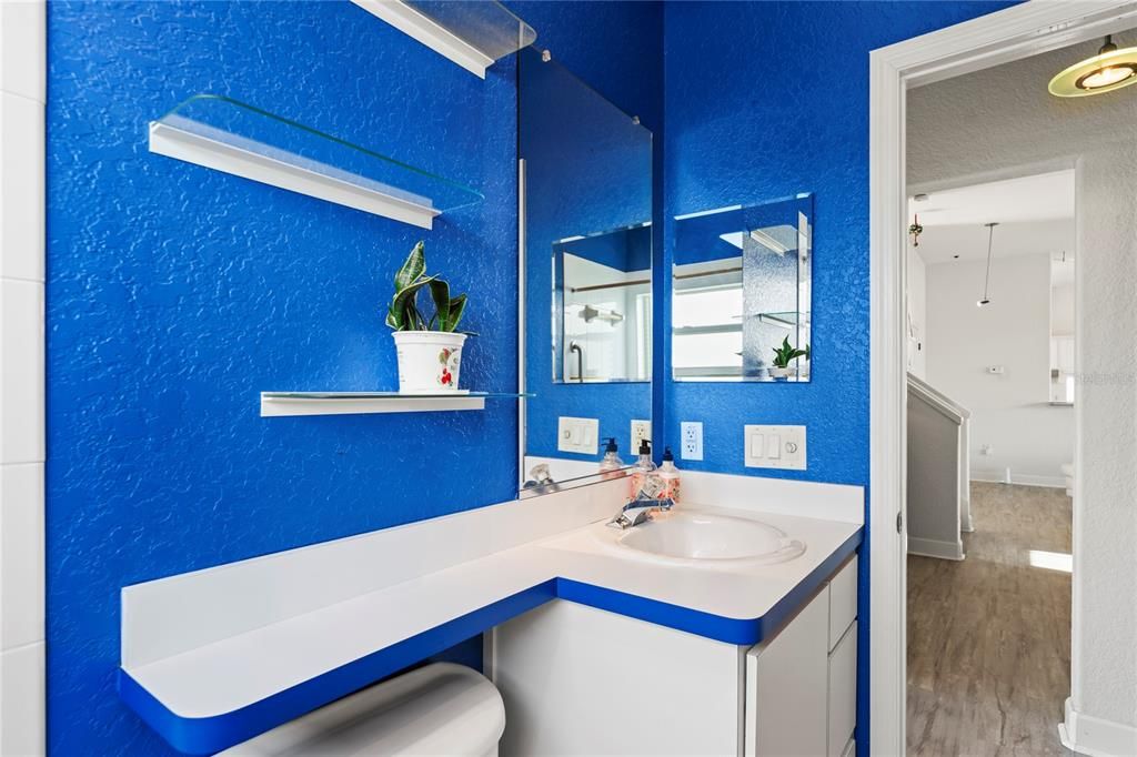 En Venta: $895,000 (3 camas, 3 baños, 1989 Pies cuadrados)