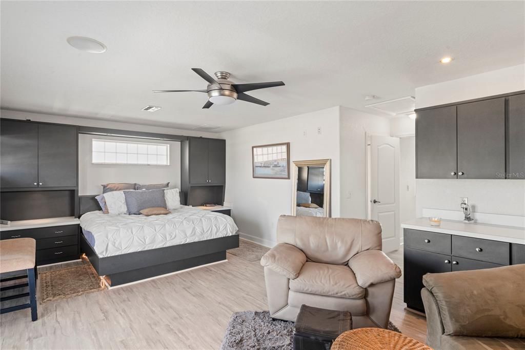 En Venta: $895,000 (3 camas, 3 baños, 1989 Pies cuadrados)