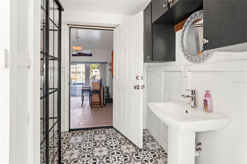 En Venta: $895,000 (3 camas, 3 baños, 1989 Pies cuadrados)