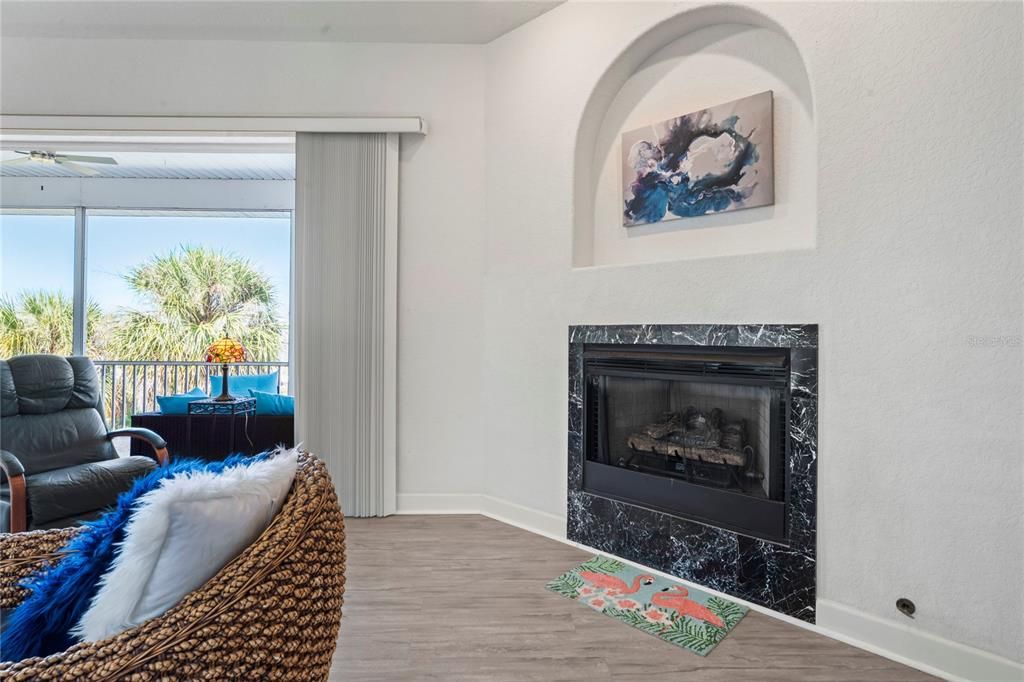 En Venta: $895,000 (3 camas, 3 baños, 1989 Pies cuadrados)