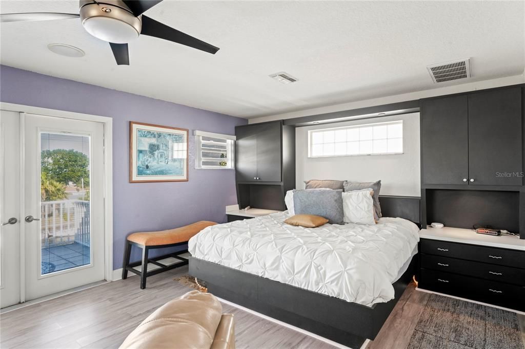 En Venta: $895,000 (3 camas, 3 baños, 1989 Pies cuadrados)