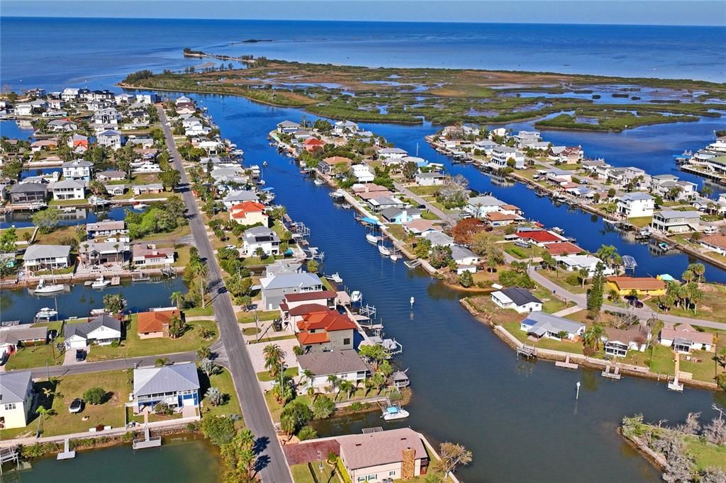 En Venta: $895,000 (3 camas, 3 baños, 1989 Pies cuadrados)