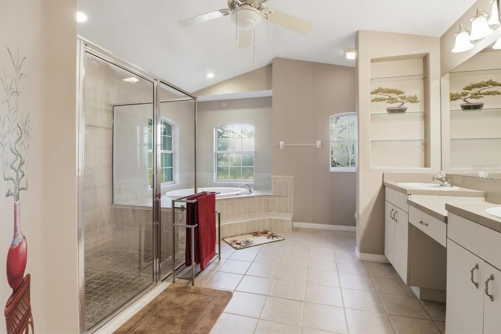 待售: $540,000 (3 贝兹, 2 浴室, 2635 平方英尺)