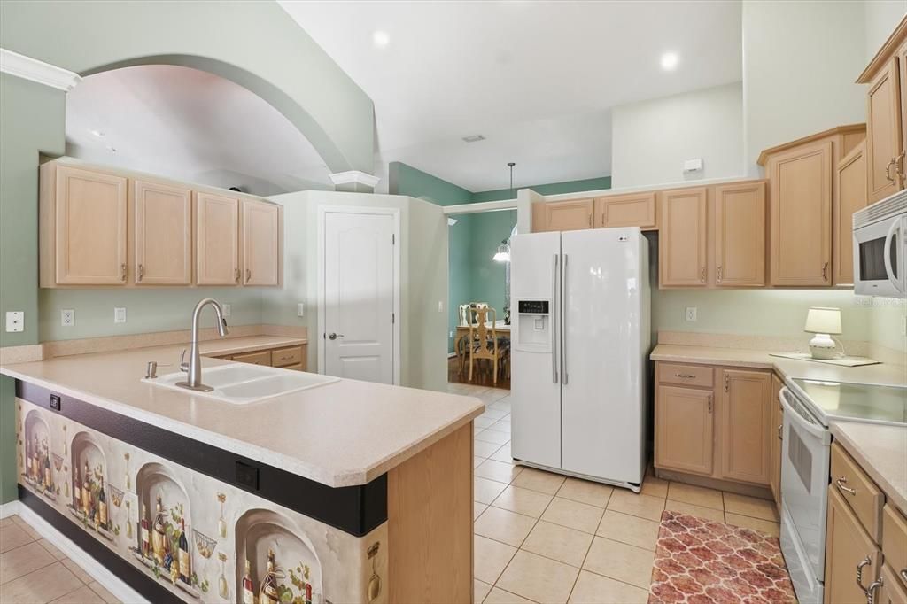 待售: $540,000 (3 贝兹, 2 浴室, 2635 平方英尺)