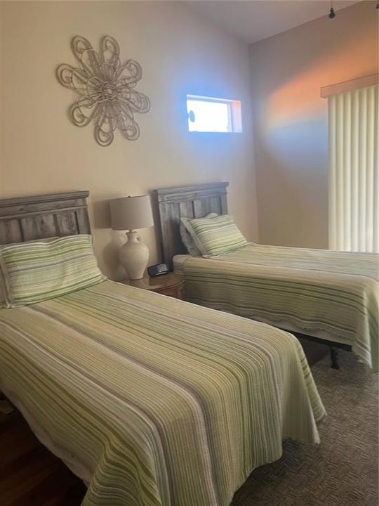 合同活跃: $215,000 (3 贝兹, 2 浴室, 1291 平方英尺)