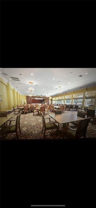 合同活跃: $215,000 (3 贝兹, 2 浴室, 1291 平方英尺)