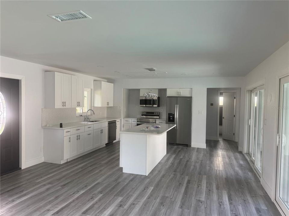 For Sale: $449,990 (4 beds, 2 baths, 1523 Square Feet)