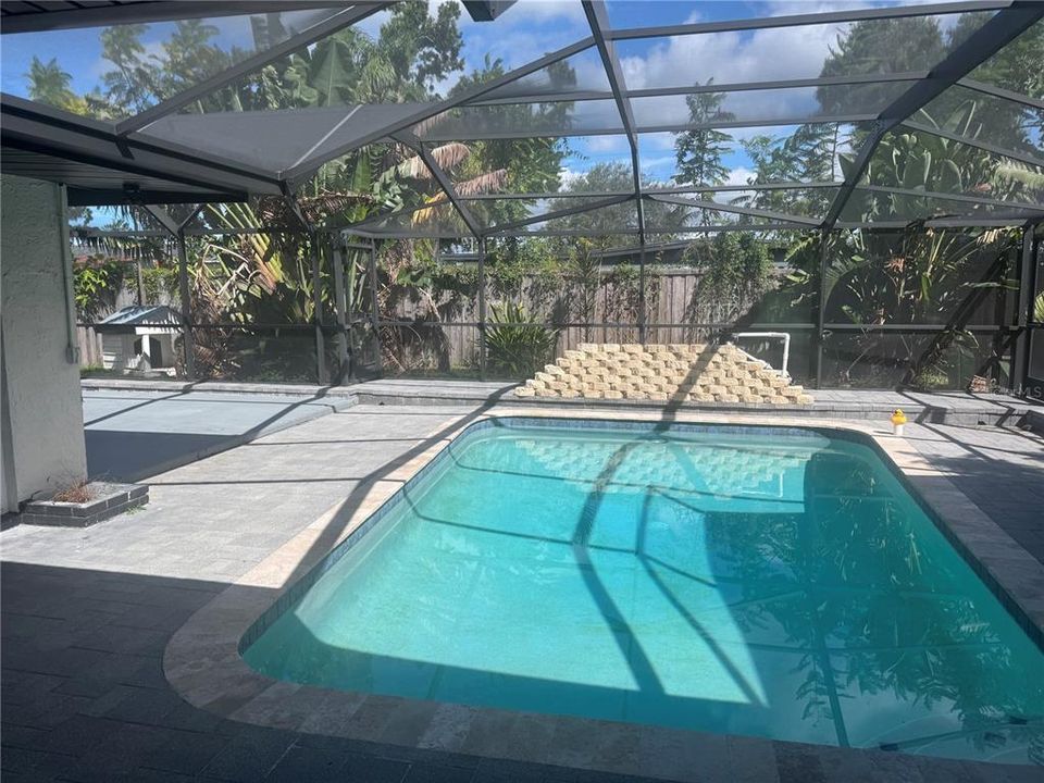 For Sale: $449,990 (4 beds, 2 baths, 1523 Square Feet)