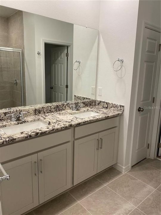 出租: $2,700 (3 贝兹, 3 浴室, 1850 平方英尺)