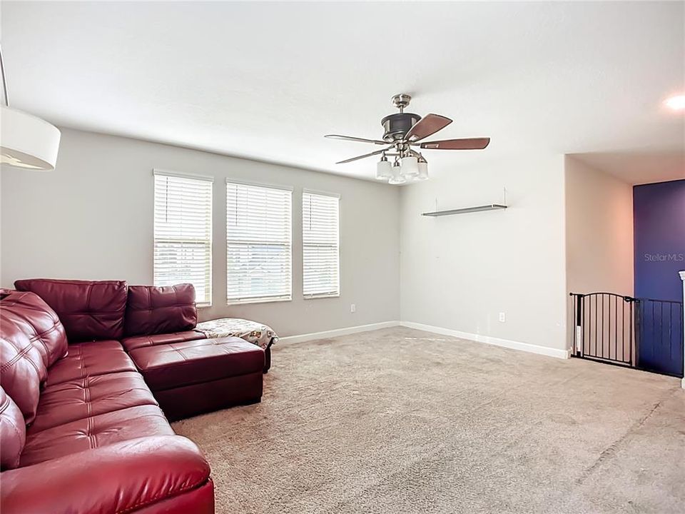 For Sale: $550,000 (4 beds, 3 baths, 2555 Square Feet)