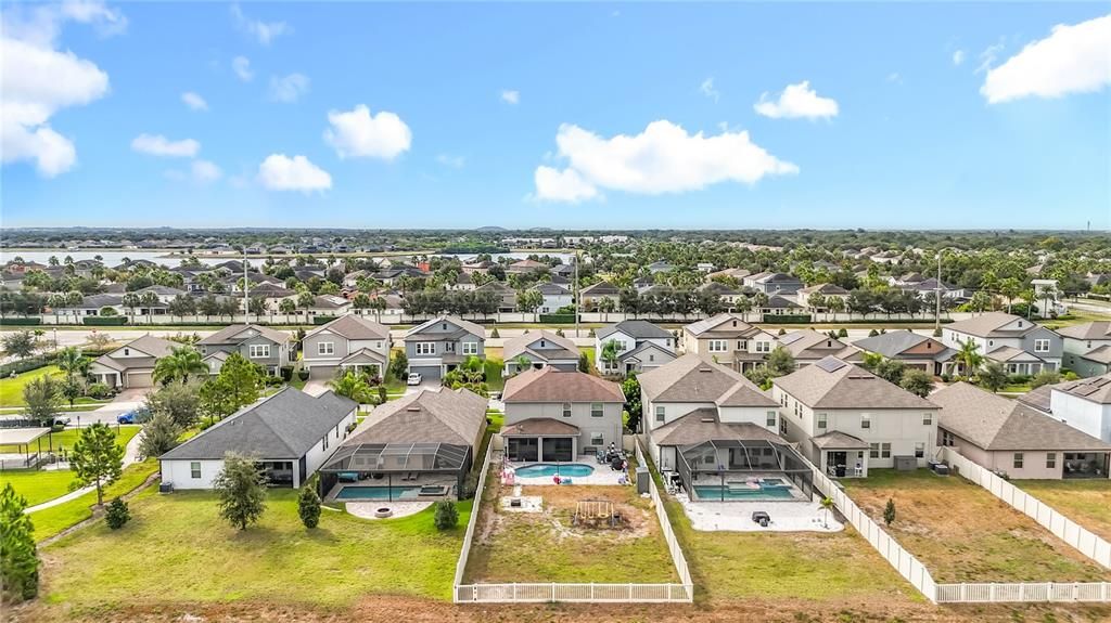 For Sale: $550,000 (4 beds, 3 baths, 2555 Square Feet)