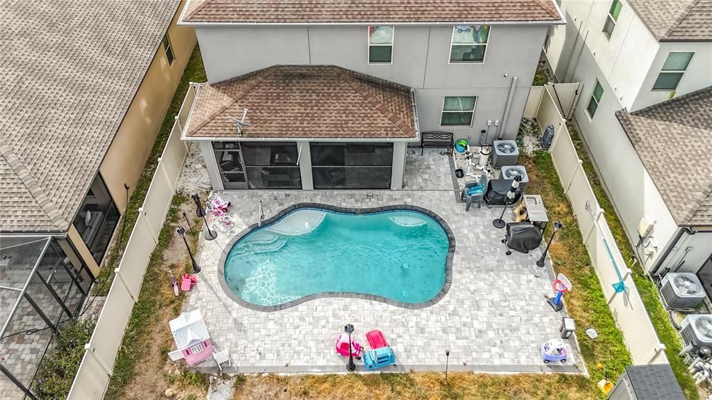 For Sale: $550,000 (4 beds, 3 baths, 2555 Square Feet)