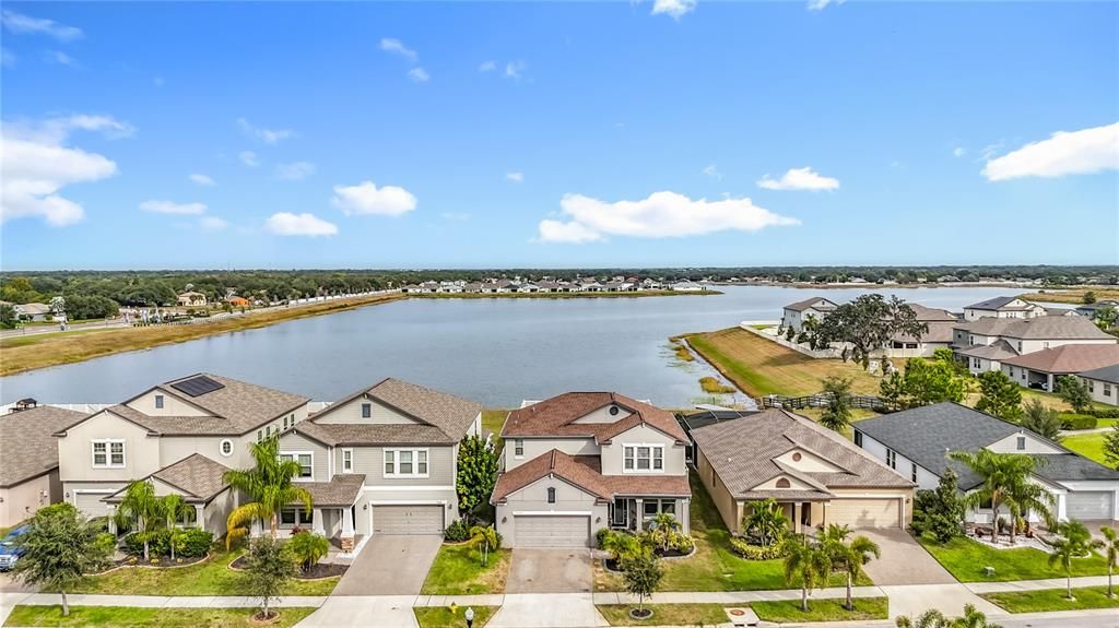 For Sale: $550,000 (4 beds, 3 baths, 2555 Square Feet)