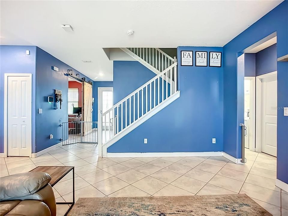 For Sale: $550,000 (4 beds, 3 baths, 2555 Square Feet)