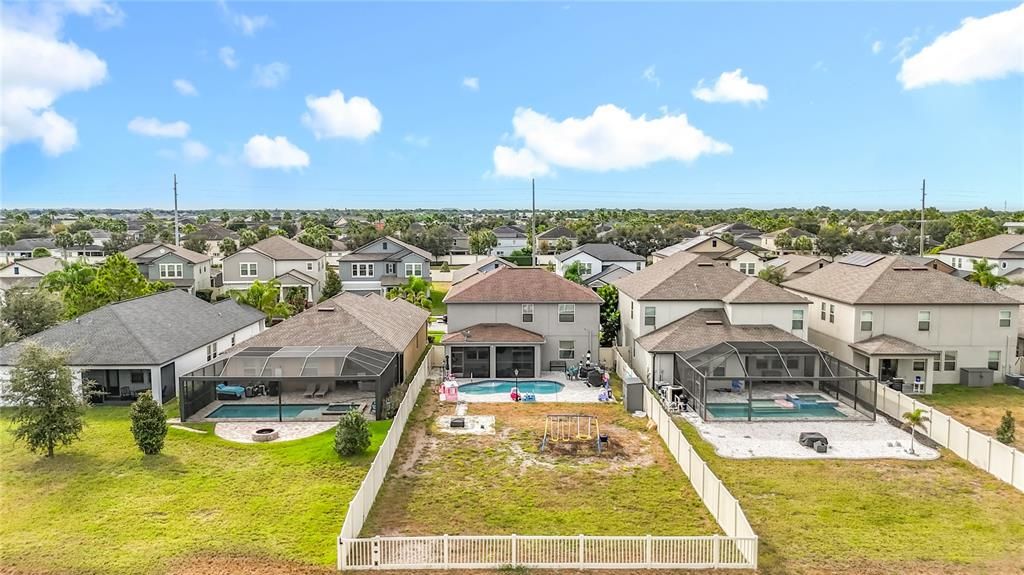 For Sale: $550,000 (4 beds, 3 baths, 2555 Square Feet)