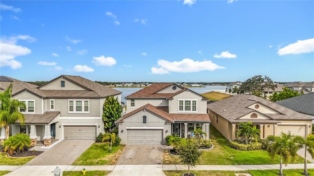 For Sale: $550,000 (4 beds, 3 baths, 2555 Square Feet)