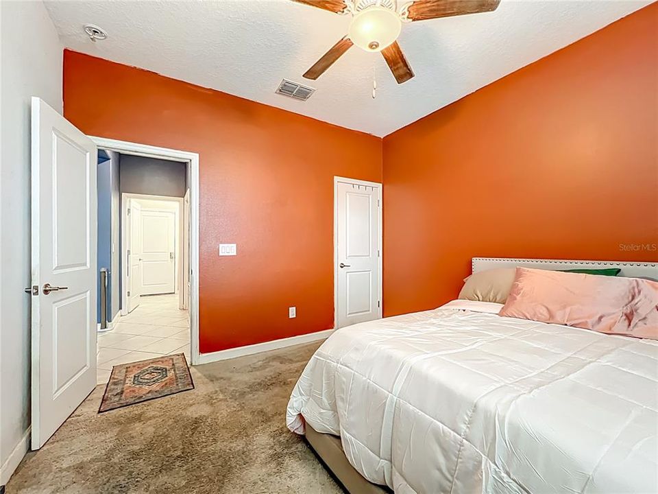 For Sale: $550,000 (4 beds, 3 baths, 2555 Square Feet)