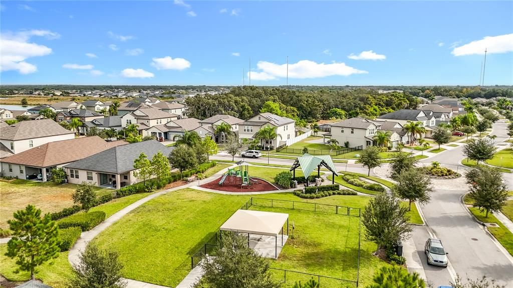 For Sale: $550,000 (4 beds, 3 baths, 2555 Square Feet)