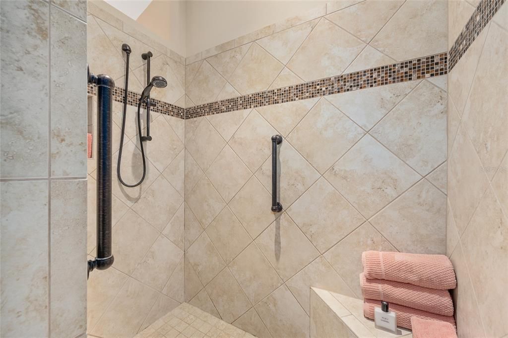 For Sale: $865,000 (3 beds, 2 baths, 1925 Square Feet)