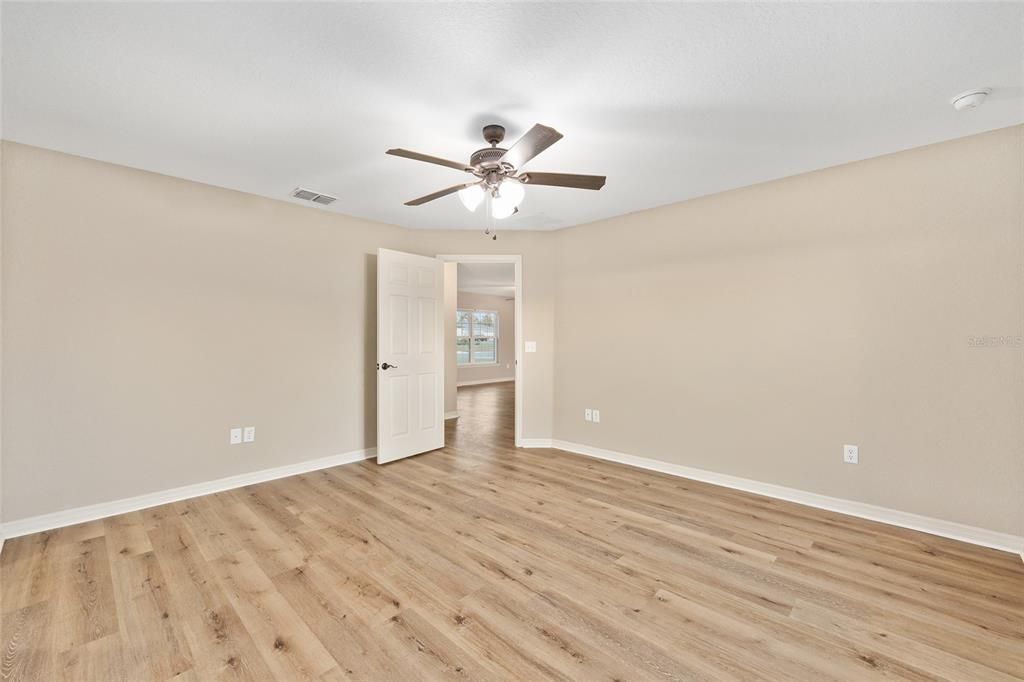 For Sale: $236,500 (3 beds, 2 baths, 1331 Square Feet)