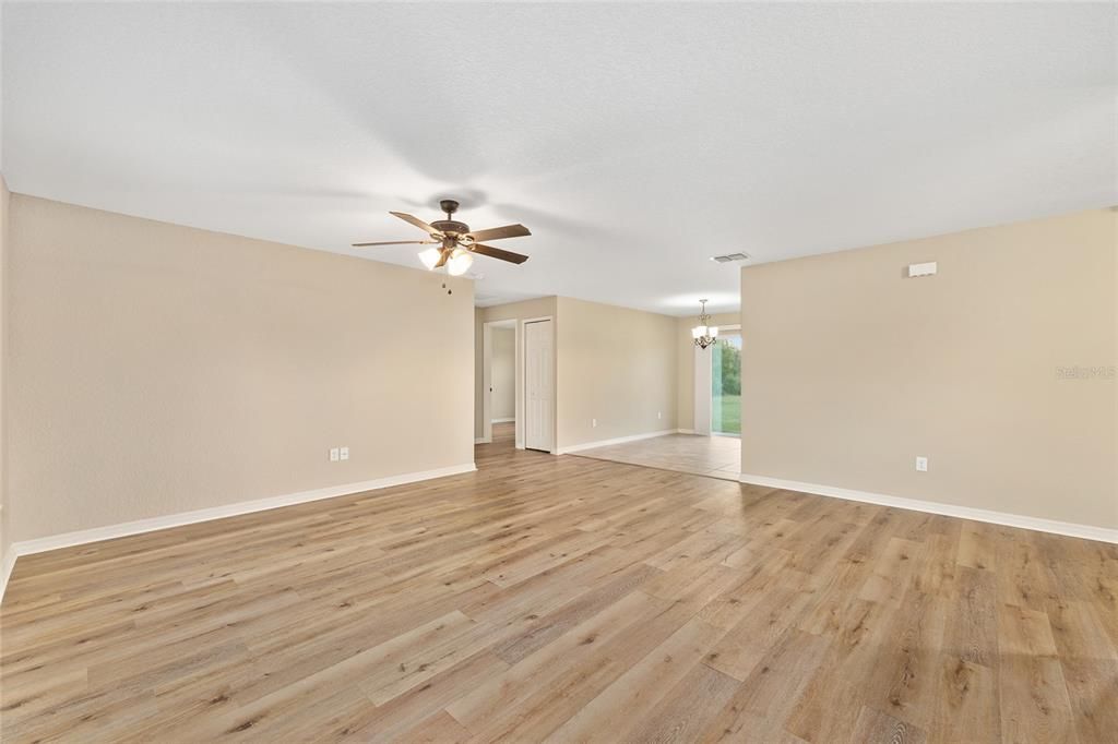 For Sale: $236,500 (3 beds, 2 baths, 1331 Square Feet)