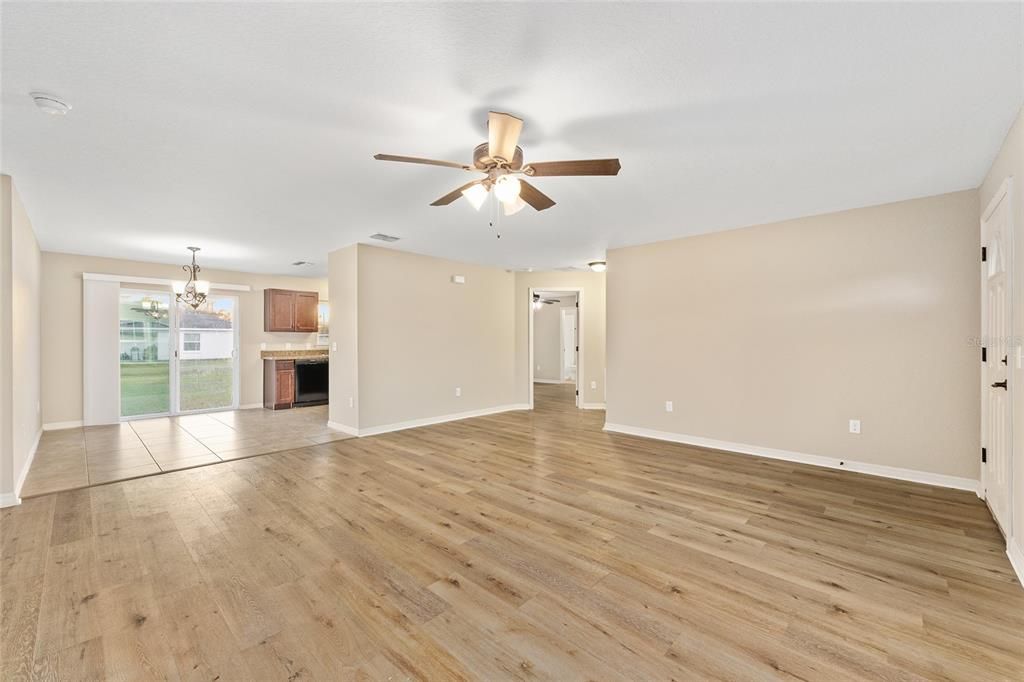 For Sale: $236,500 (3 beds, 2 baths, 1331 Square Feet)