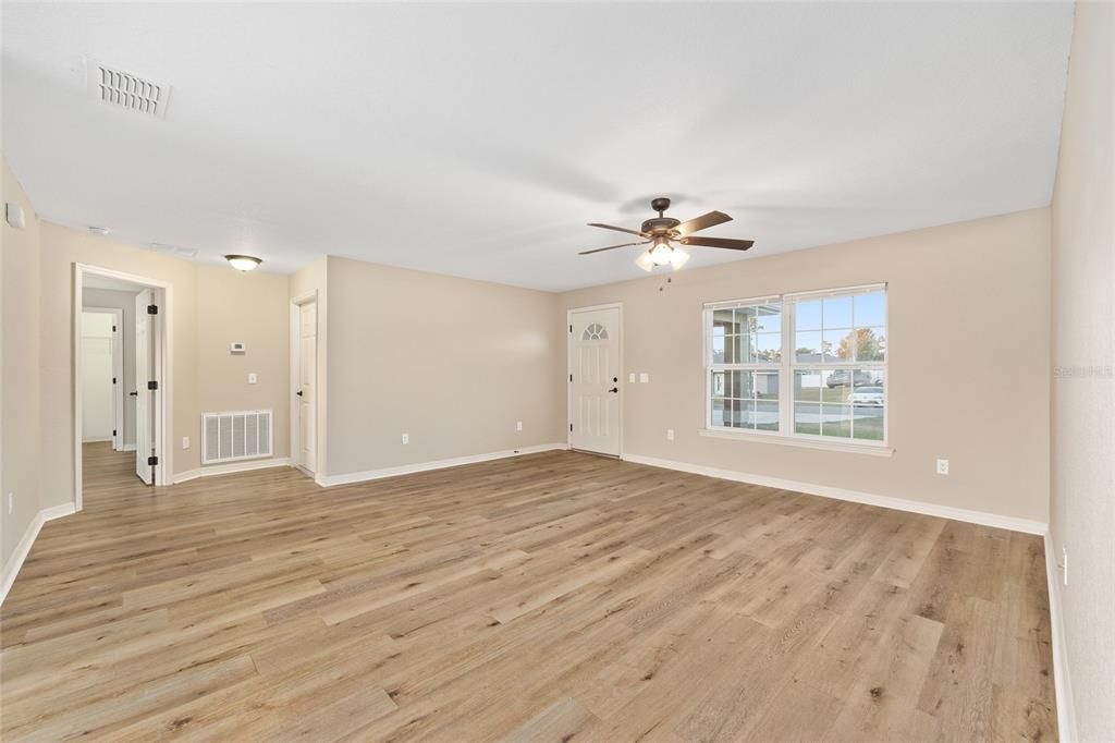 For Sale: $236,500 (3 beds, 2 baths, 1331 Square Feet)