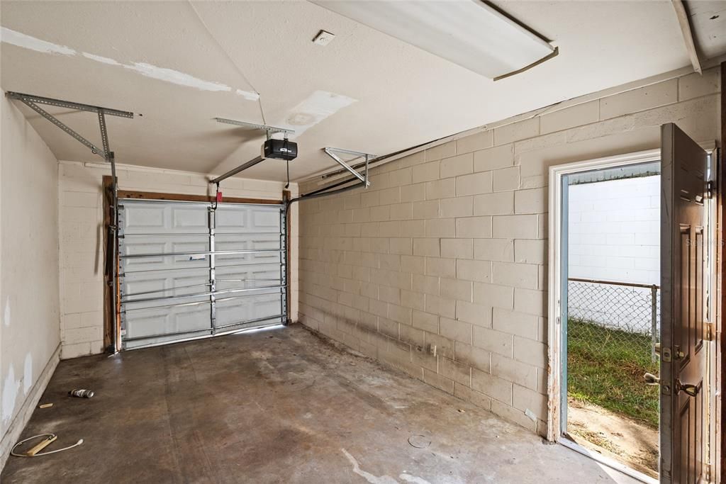 Activo con contrato: $170,000 (3 camas, 2 baños, 976 Pies cuadrados)