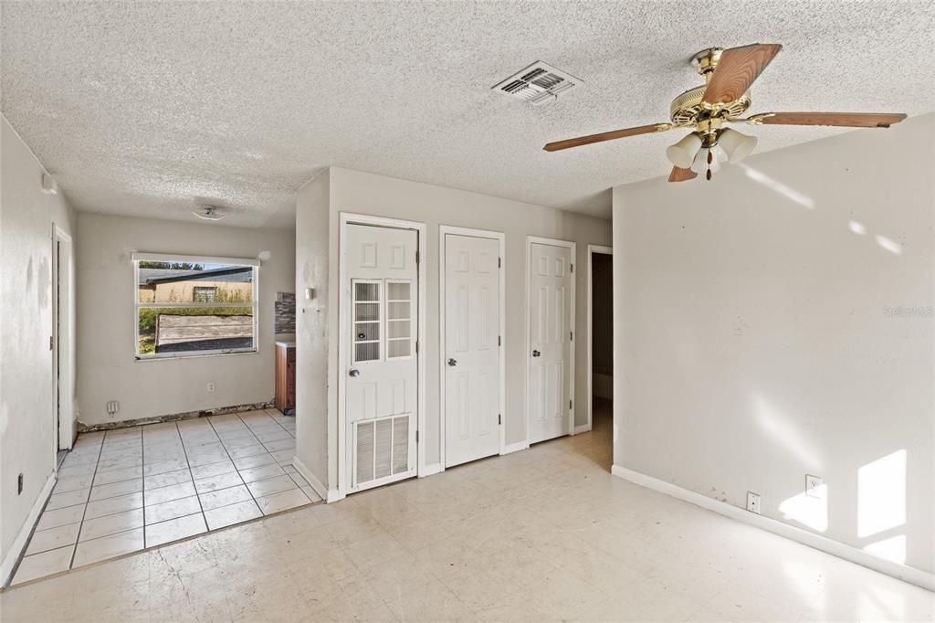 Activo con contrato: $170,000 (3 camas, 2 baños, 976 Pies cuadrados)