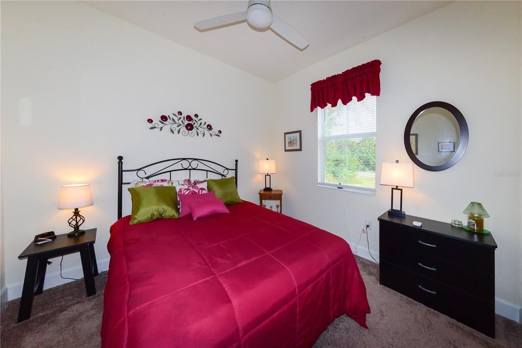 合同活跃: $299,900 (3 贝兹, 2 浴室, 1668 平方英尺)