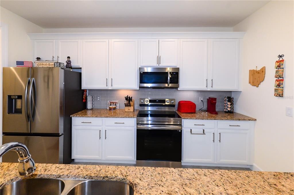 合同活跃: $299,900 (3 贝兹, 2 浴室, 1668 平方英尺)