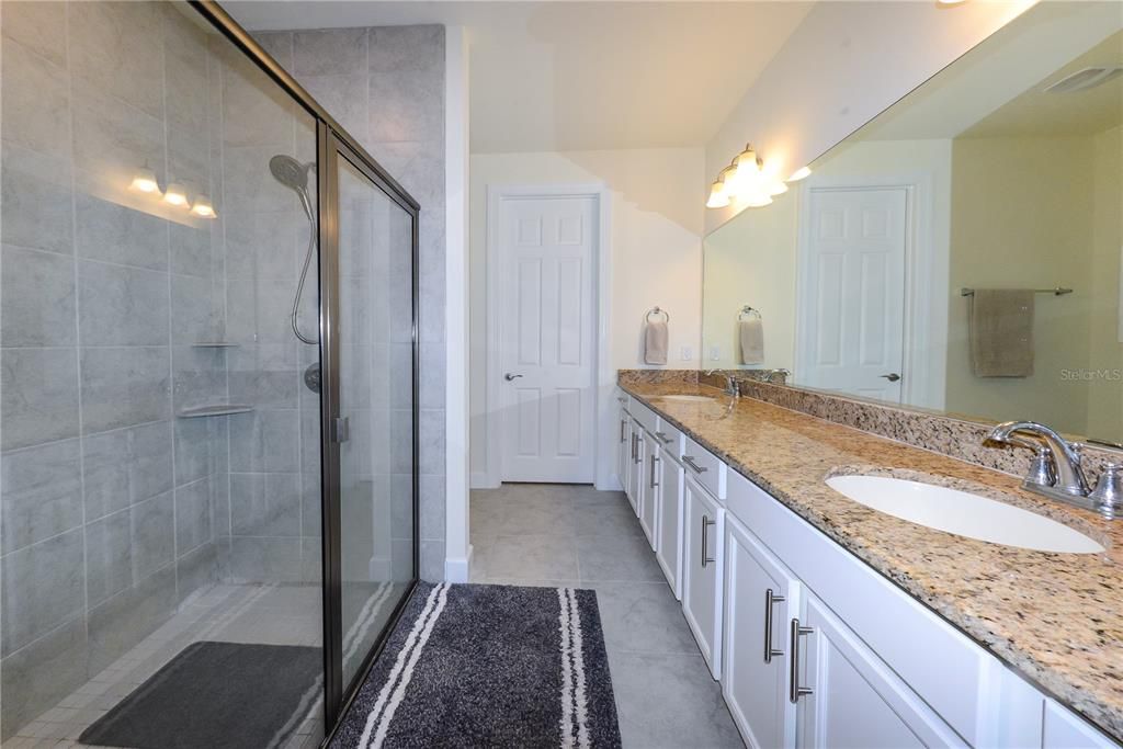 合同活跃: $299,900 (3 贝兹, 2 浴室, 1668 平方英尺)